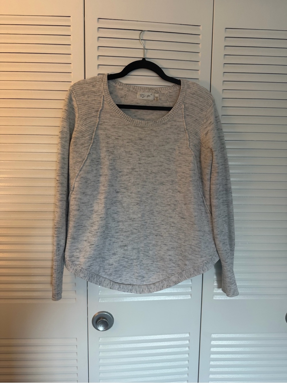RD Style Heather Gray Scoopneck Knit Top